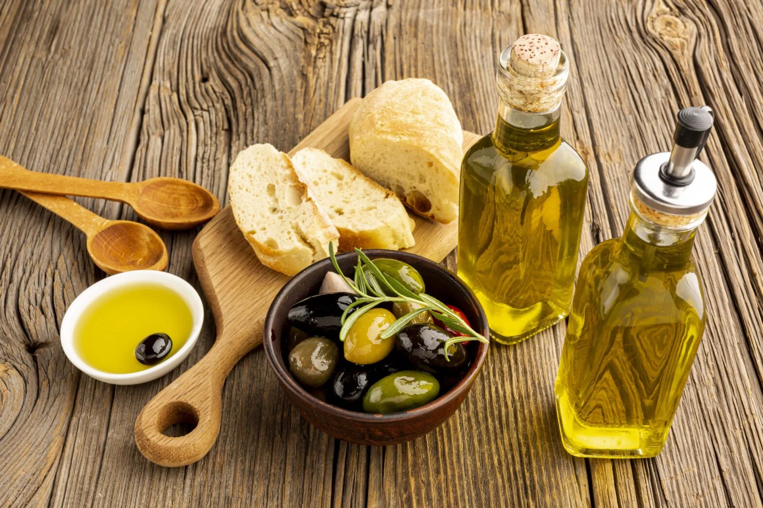 5 Benefícios do Papel do Azeite de Oliva na Dieta Mediterrânea