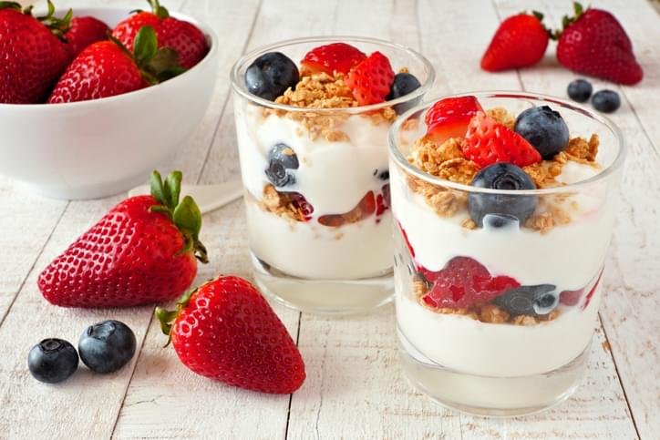 Parfait de Iogurte com Frutas e Mel
