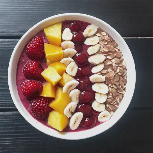 Iogurte grego com frutas e mel