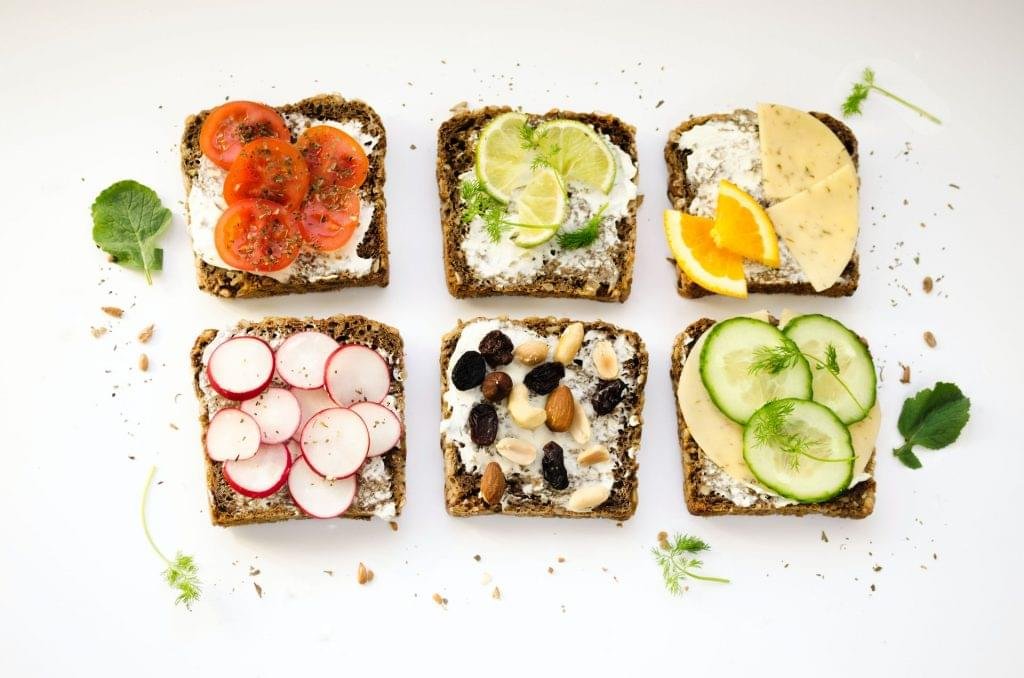 7 Lanches mediterrâneos práticos e nutritivos para o dia a dia